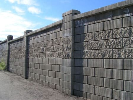 Забор из бетонных блоков_фото.jpg